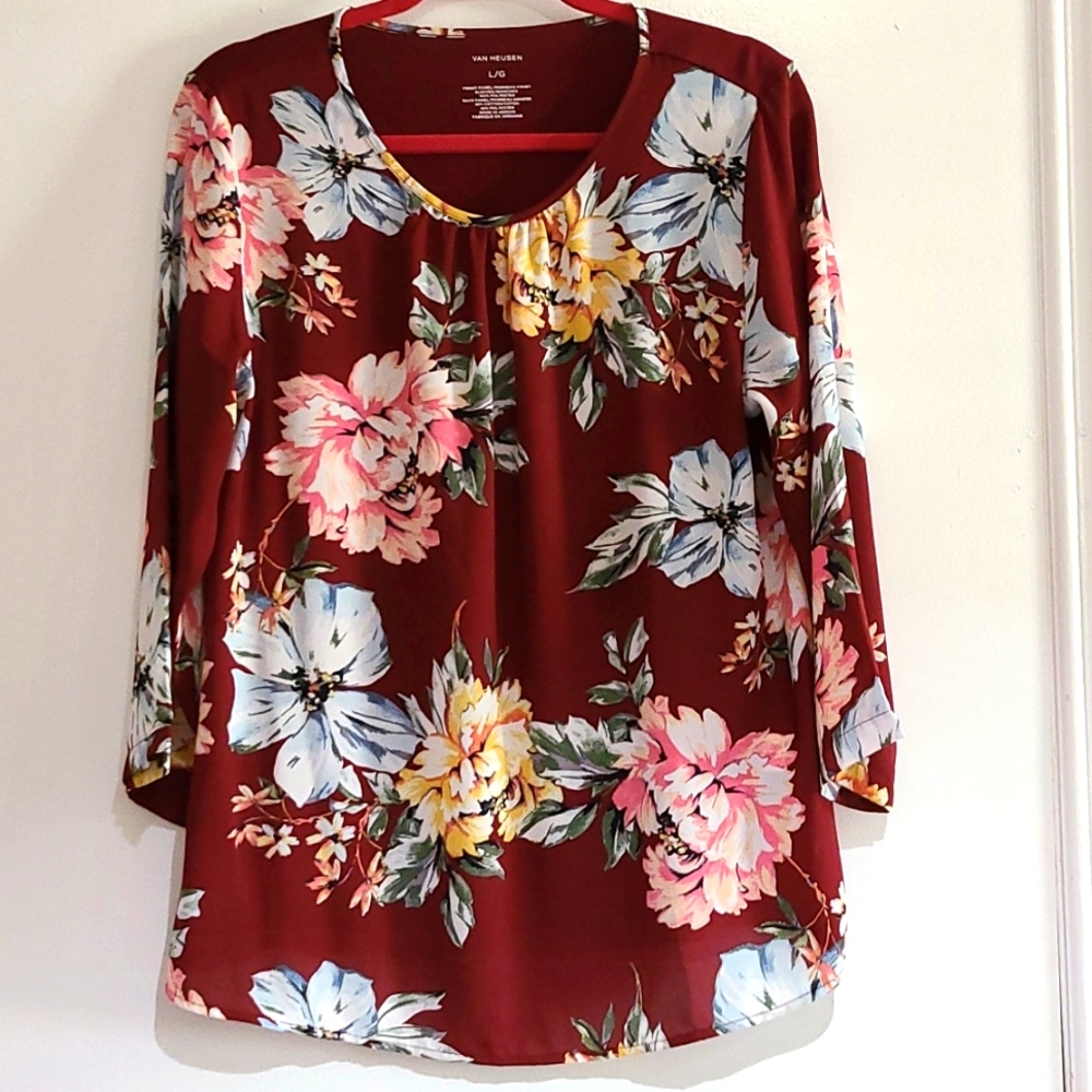 Van Heusen red floral top three quarter sleeve L